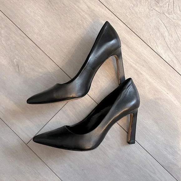 VINCE CAMUTO NWOT Nappa Leather black Heels, size 7.5 - Picture 3 of 8